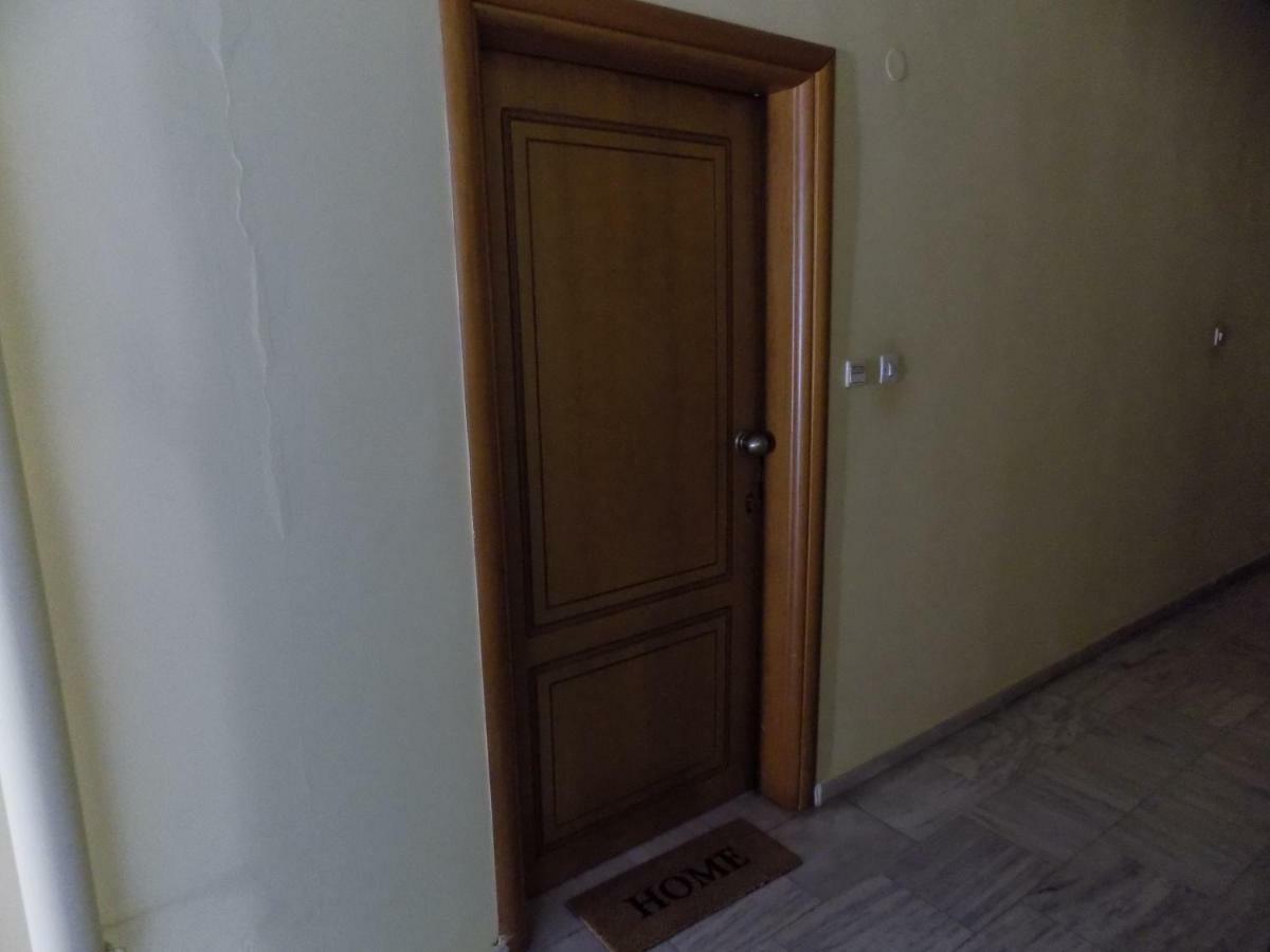 George'S Apartment In Volos Area Exteriör bild