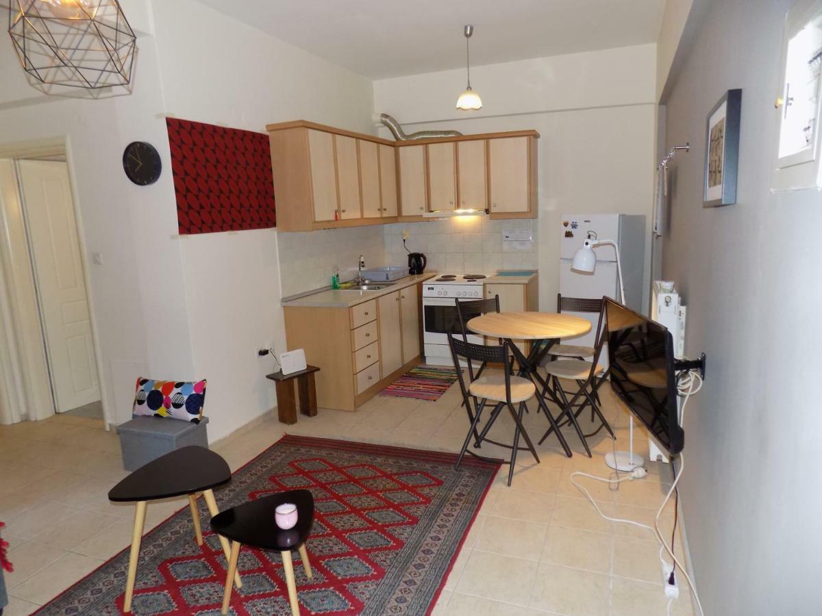 George'S Apartment In Volos Area Exteriör bild